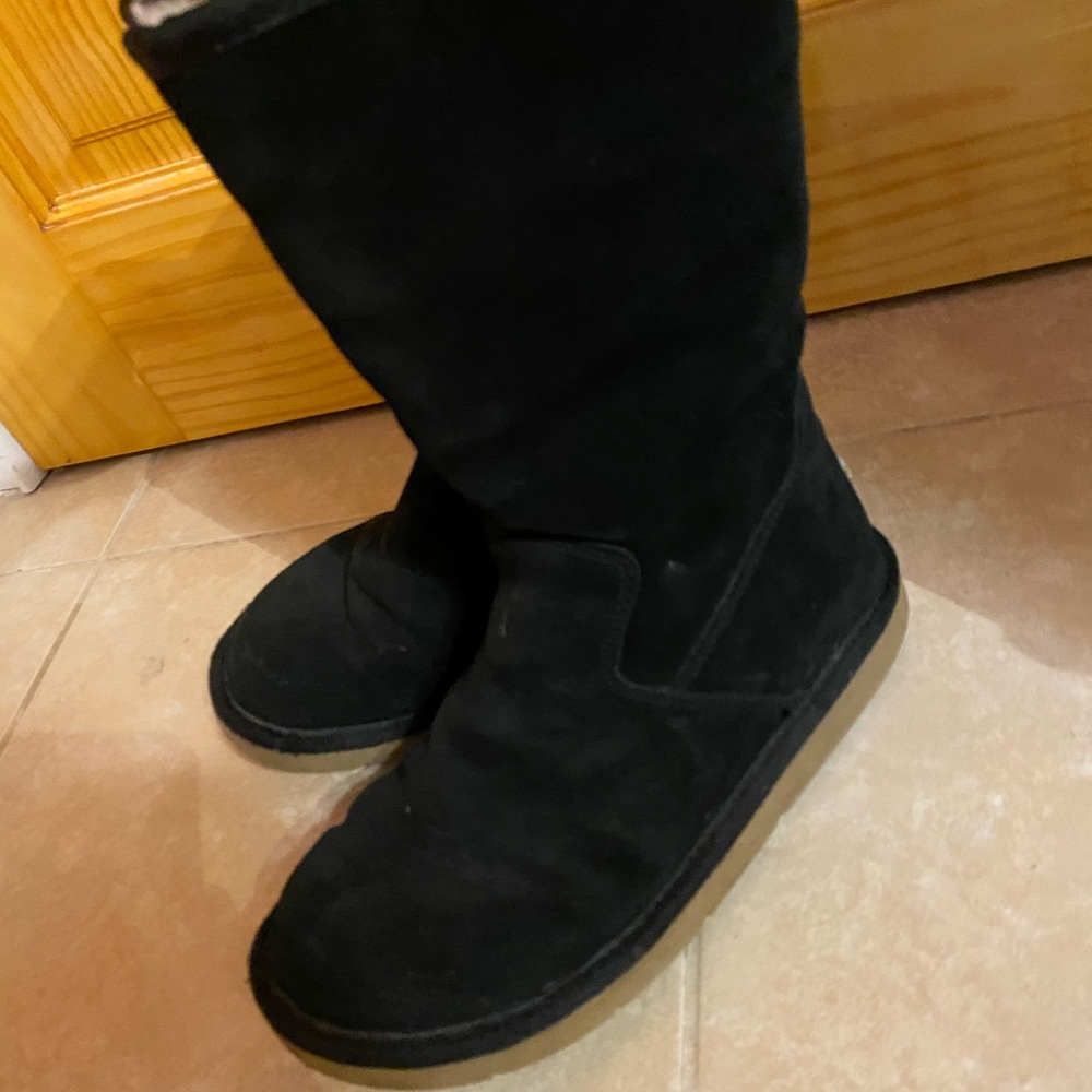 Boots - Picture 2 of 5